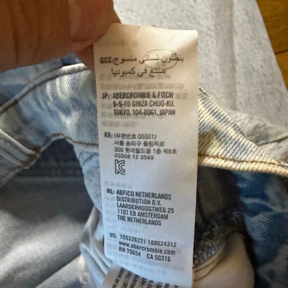 Abercrombie & Fitch 90s relaxed Jean high rise light wash 16L/33 - Picture 4 of 12